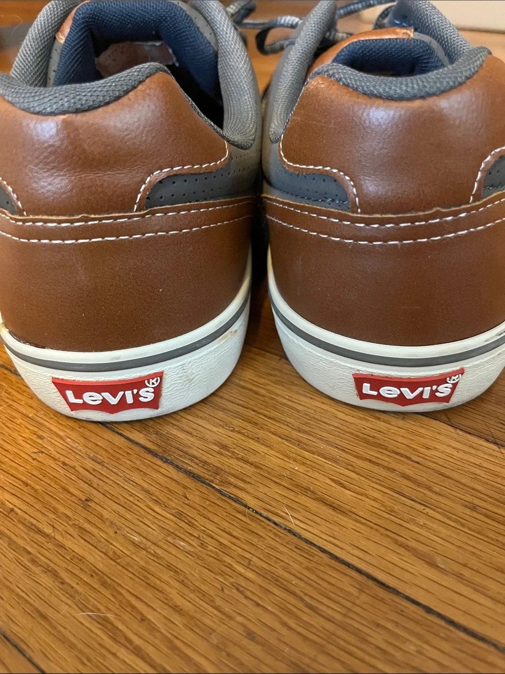 Men’s LEVI Charcoal Grey Casual Shoe - Picture 3 of 4
